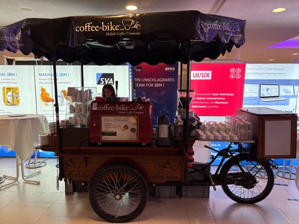 Barista-Service für Firmen in NRW Coffee-Bike auf einem Firmenevent in Düsseldorf – autarke Kaffeebar mit Stil