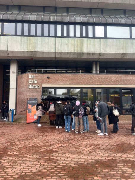 Barista-Service für Firmen in NRW Coffee-Bike auf einem Firmenevent Promotion in Uni Düsseldorf – autarke Kaffeebar mit Stil